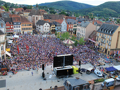 Mobile 40m² LED screen in Saverne during the football World Cup